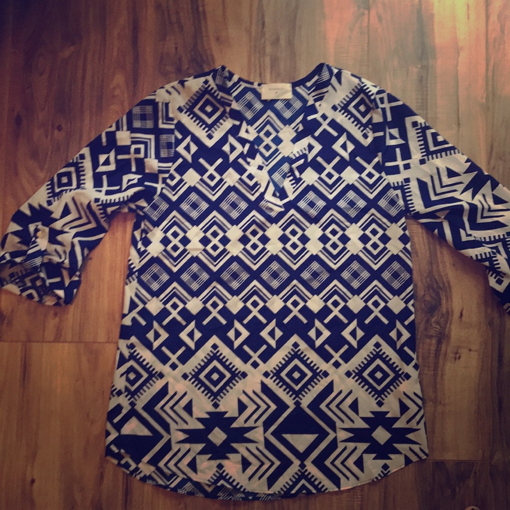 Blur & white pattern half sleeve shirt